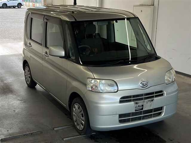 DAIHATSU TANTO 2010