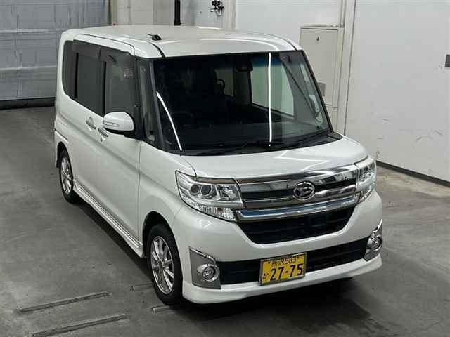 DAIHATSU TANTO 2015