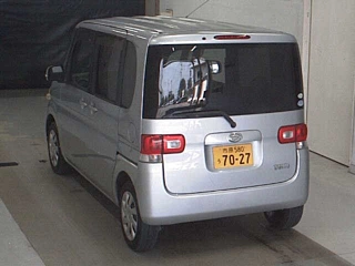DAIHATSU TANTO 2011