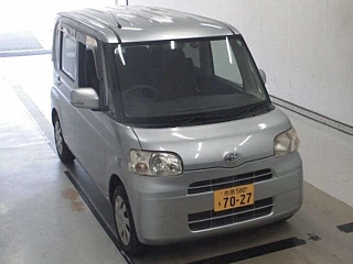 DAIHATSU TANTO 2011