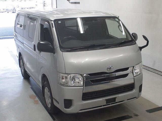 TOYOTA HIACE VAN 2017