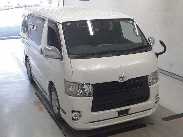 TOYOTA HIACE VAN
