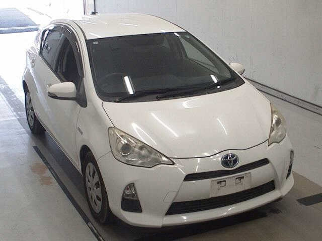 TOYOTA AQUA 2013