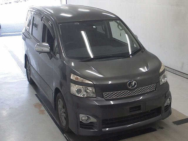 TOYOTA VOXY 2012