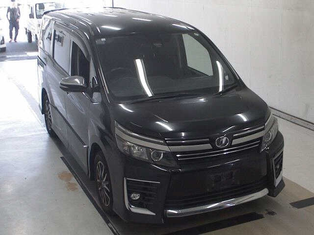 TOYOTA VOXY 2016