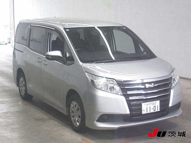 TOYOTA NOAH 2014