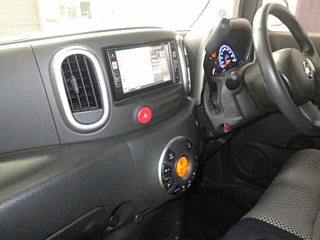 NISSAN CUBE 2010