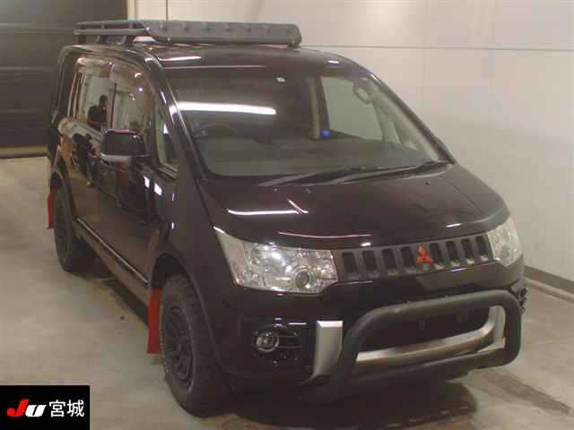 MITSUBISHI DELICA D5 2012