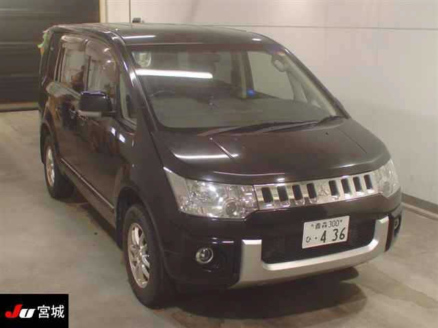 MITSUBISHI DELICA D5 2014