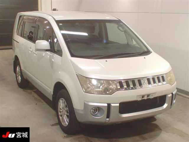 MITSUBISHI DELICA D5 2010