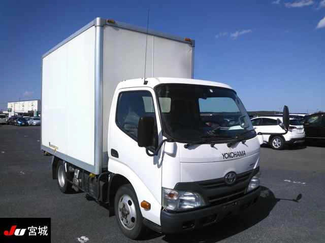 TOYOTA DYNA