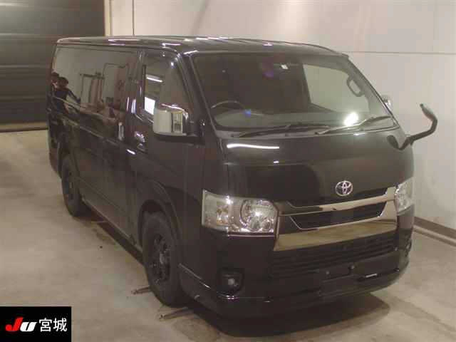 TOYOTA HIACE VAN