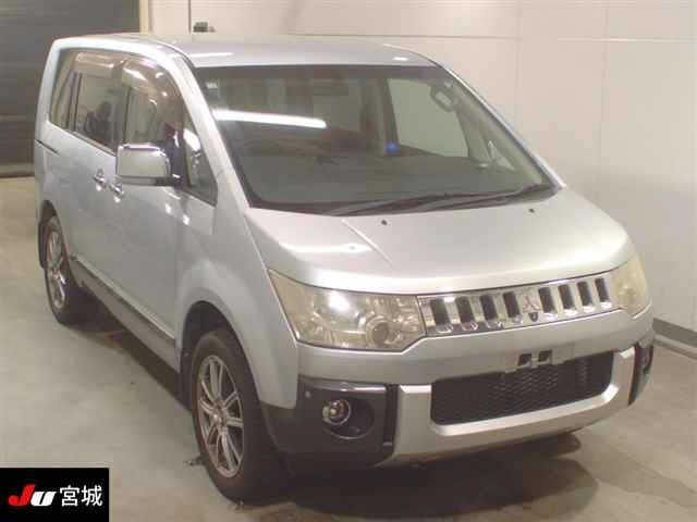MITSUBISHI DELICA D5 2010