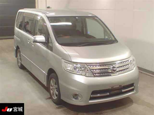 NISSAN SERENA 2010