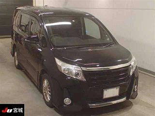 TOYOTA NOAH 2014