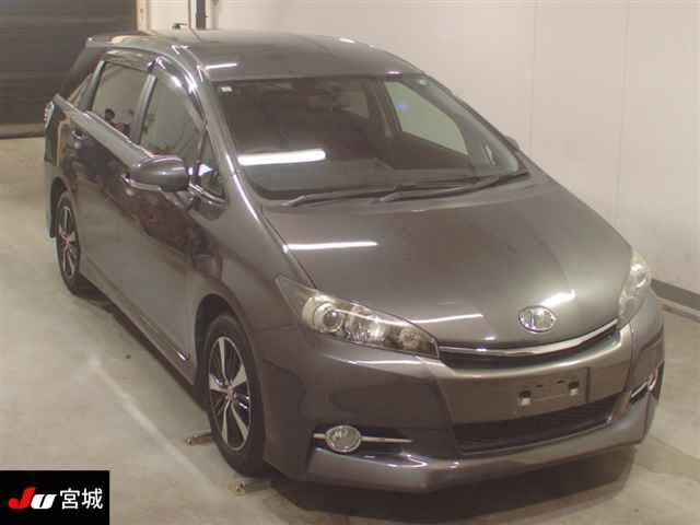 TOYOTA WISH 2013