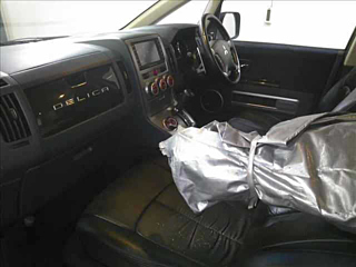 MITSUBISHI DELICA D5 2010