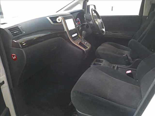 TOYOTA VELLFIRE 2011