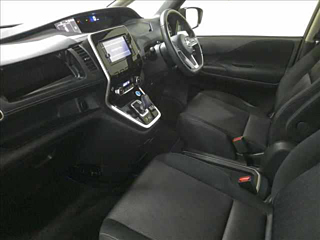 NISSAN SERENA 2018