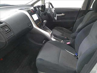 TOYOTA AURIS 2012