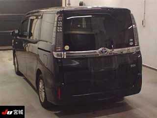TOYOTA VOXY 2014