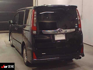 TOYOTA NOAH 2014