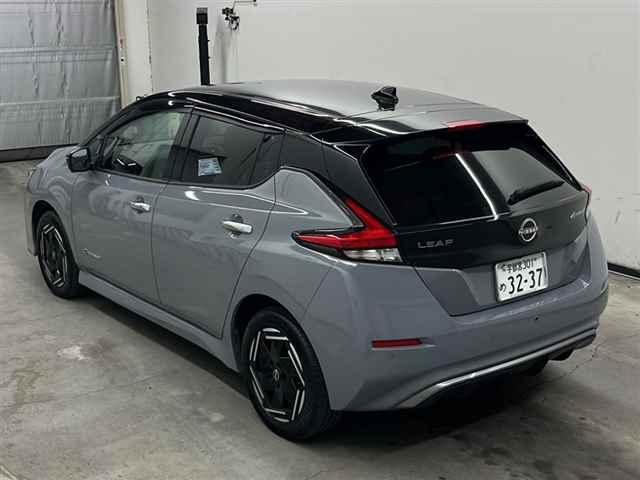 NISSAN LEAF 2023