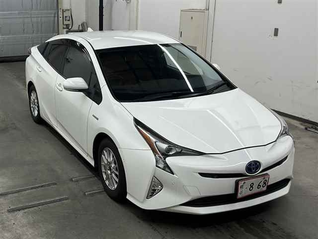 TOYOTA PRIUS 2016