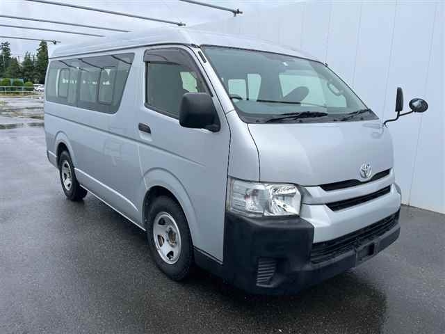 TOYOTA HIACE 2020