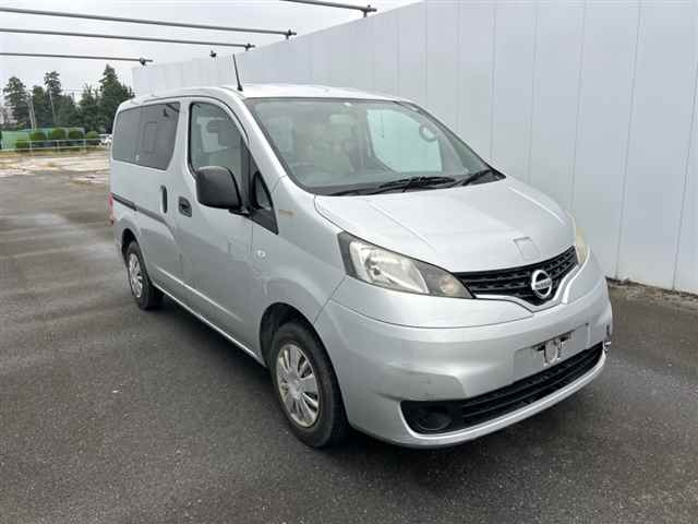 NISSAN NV200 2017