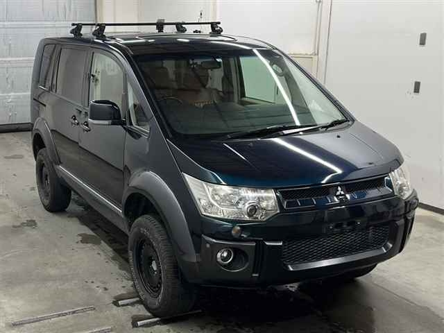 MITSUBISHI DELICA D5