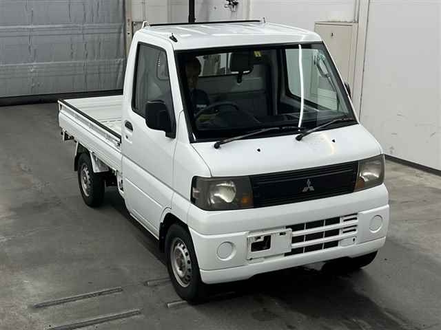 MITSUBISHI MINICAB TRUCK 2009