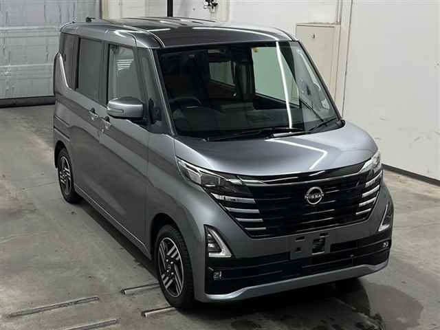 NISSAN ROOX 2023