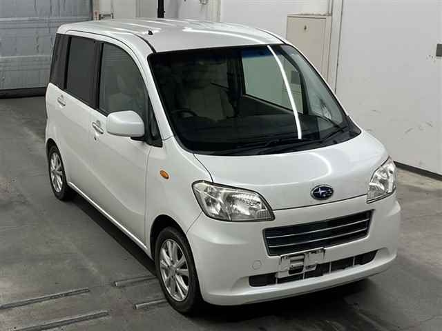 SUBARU LUCRA 2010