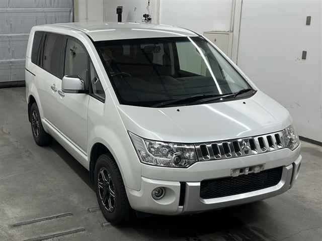 MITSUBISHI DELICA D5