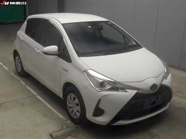 TOYOTA VITZ 2019