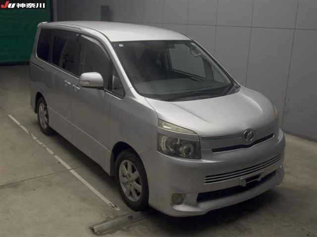 TOYOTA VOXY 2007