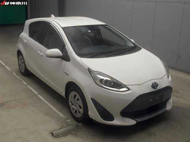 TOYOTA AQUA 2020
