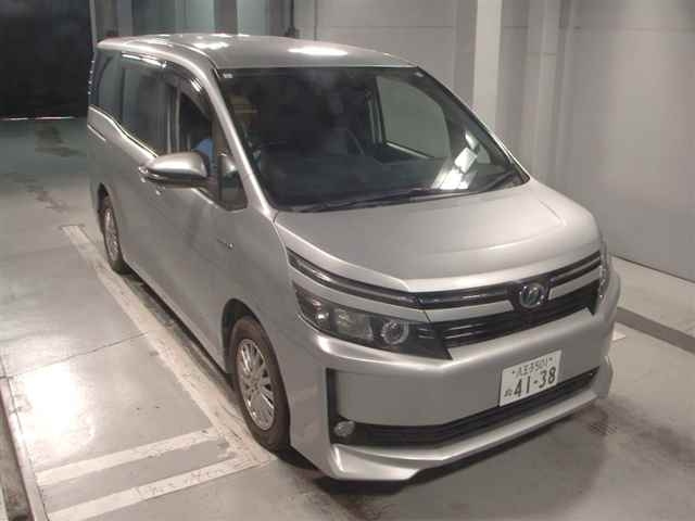 TOYOTA VOXY 2015