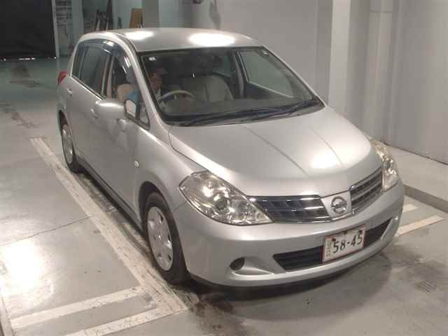 NISSAN TIIDA 2010