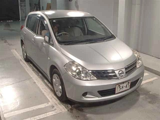 NISSAN TIIDA 2010