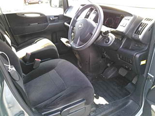 NISSAN SERENA 2010