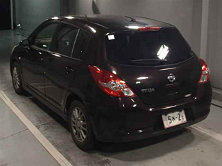 NISSAN TIIDA 2010
