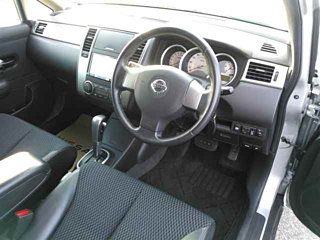 NISSAN TIIDA 2012