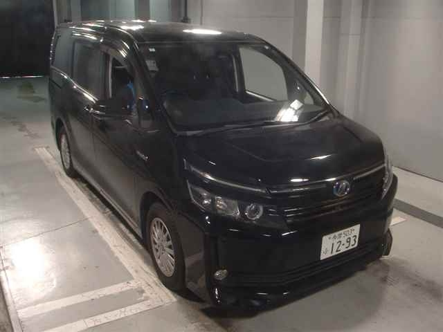 TOYOTA VOXY 2017