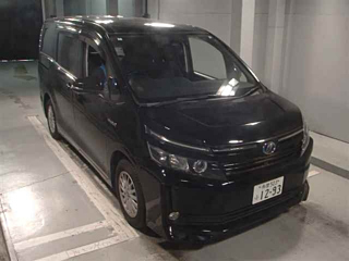 TOYOTA VOXY 2017