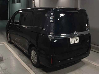 TOYOTA VOXY 2017