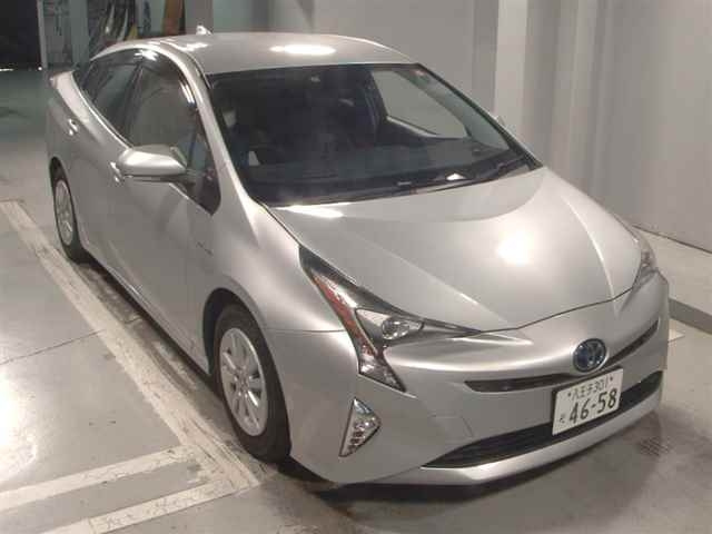 TOYOTA PRIUS 2017