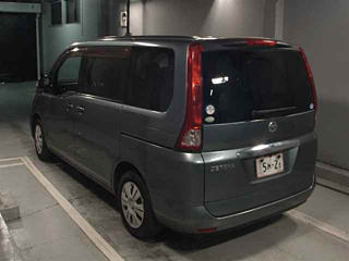 NISSAN SERENA 2010