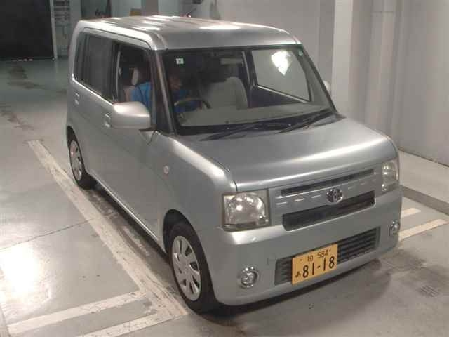 TOYOTA PIXIS SPACE 2012